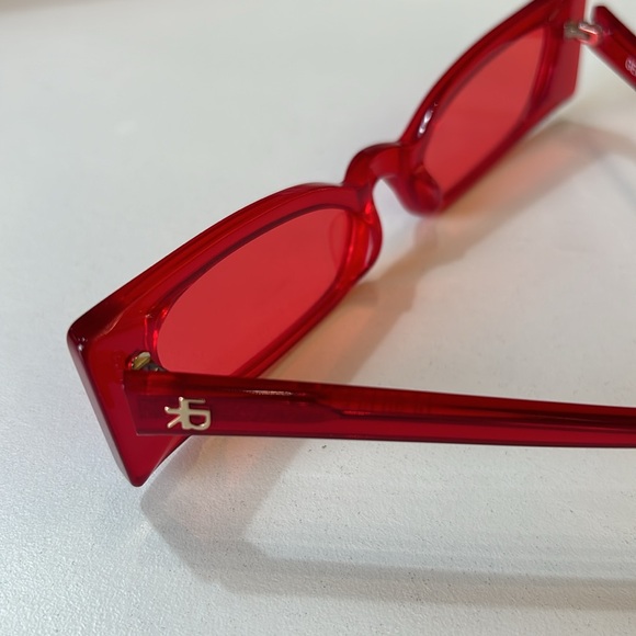 Roberi & Fraud Geraldine Sunglasses in Red - Picture 8 of 8